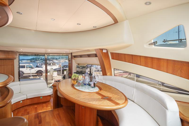 Book yachts online - motorboat - Aicon 56 - NUDGE - rent
