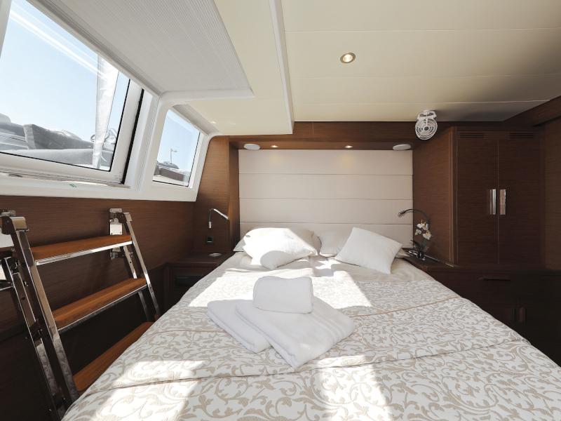 Book yachts online - catamaran - Lagoon 620 - MASTERDREAM  - rent