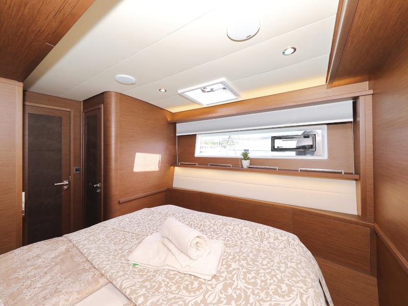 Book yachts online - catamaran - Lagoon 620 - MASTERDREAM  - rent