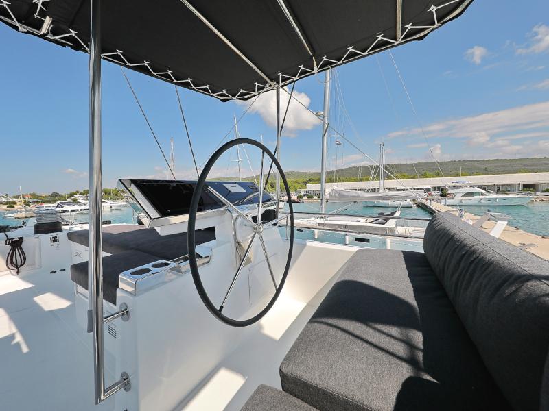 Book yachts online - catamaran - Lagoon 620 - MASTERDREAM  - rent