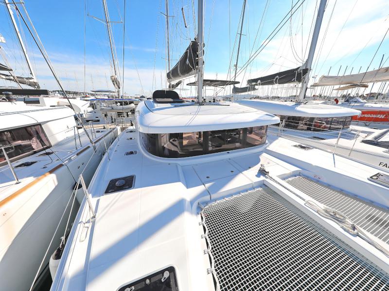 Book yachts online - catamaran - Lagoon 42 - SEA YA - rent