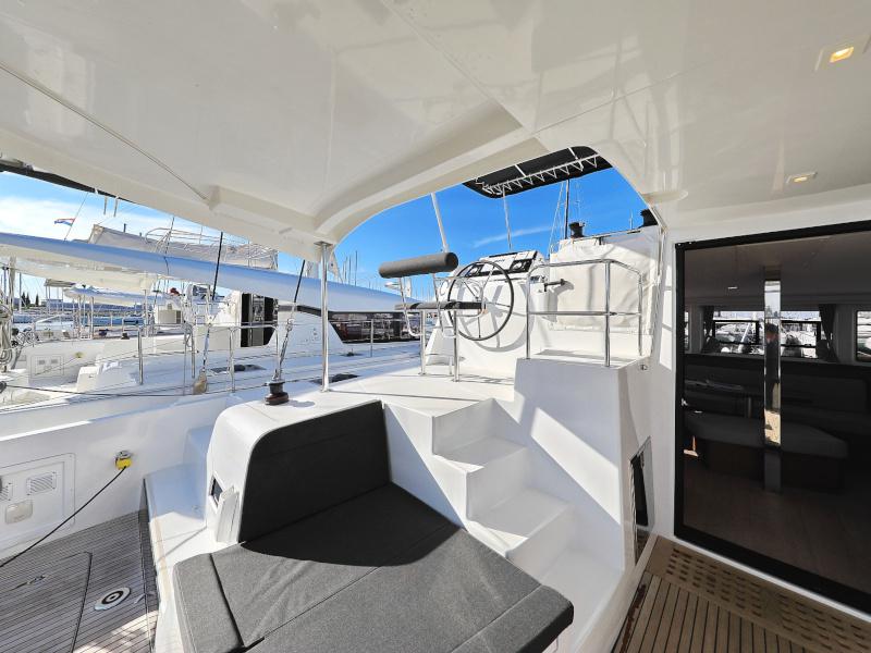 Book yachts online - catamaran - Lagoon 42 - SEA YA - rent