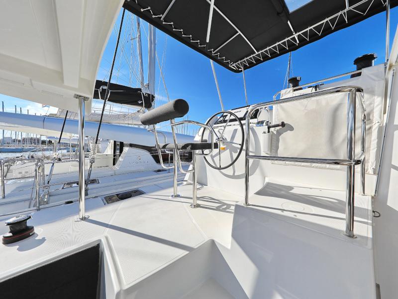 Book yachts online - catamaran - Lagoon 42 - SEA YA - rent