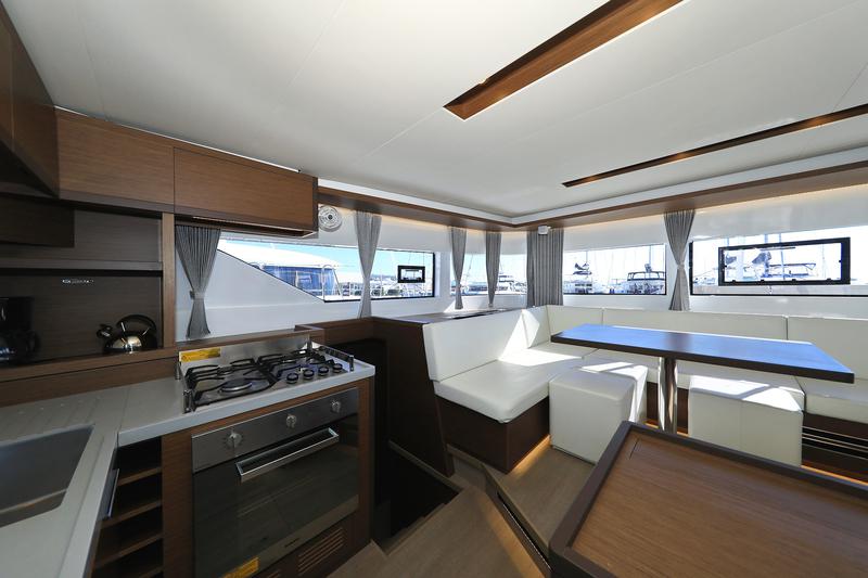 Book yachts online - catamaran - Lagoon 50 - SHADOW - rent