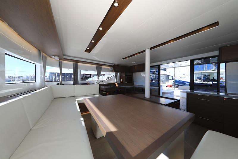 Book yachts online - catamaran - Lagoon 50 - SHADOW - rent
