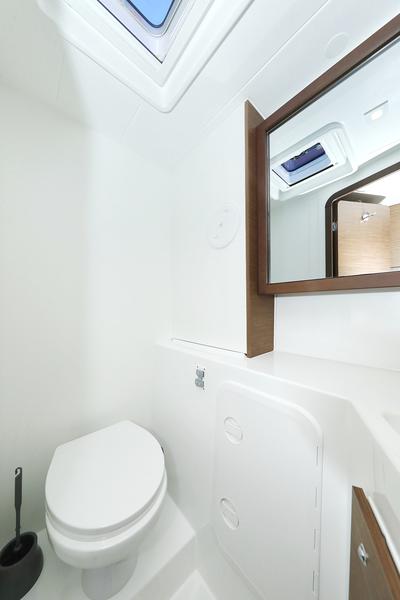 Book yachts online - catamaran - Lagoon 42 - REA - rent