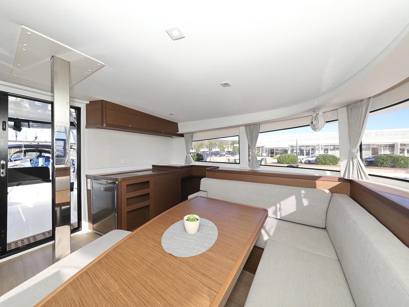 Book yachts online - catamaran - Lagoon 42 - REA - rent