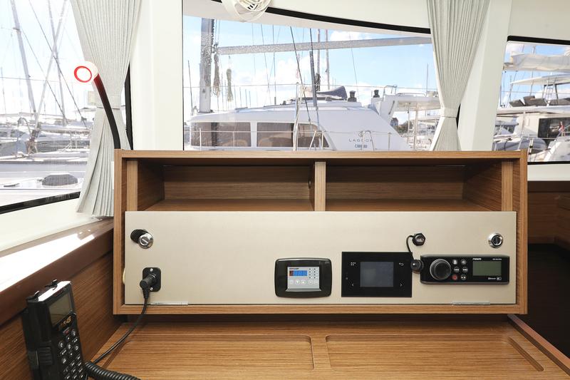 Book yachts online - catamaran - Lagoon 42 - REA - rent
