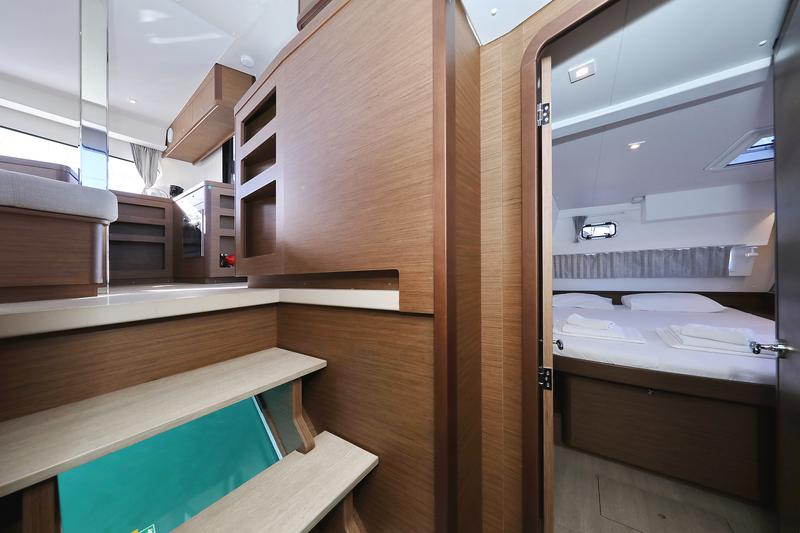 Book yachts online - catamaran - Lagoon 42 - REA - rent