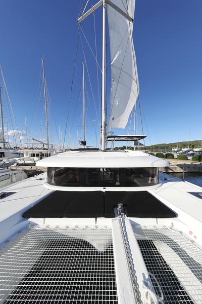 Book yachts online - catamaran - Lagoon 42 - REA - rent