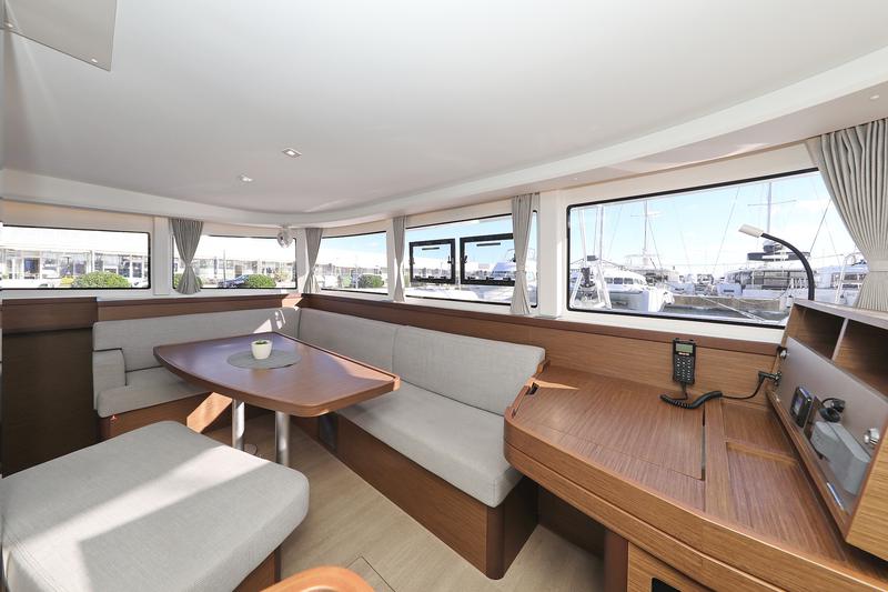 Book yachts online - catamaran - Lagoon 42 - REA - rent