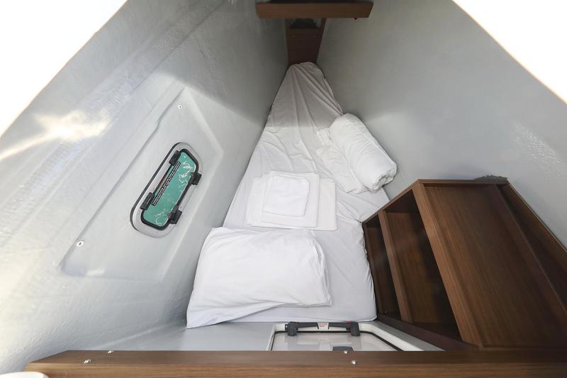 Book yachts online - catamaran - Lagoon 42 - REA - rent