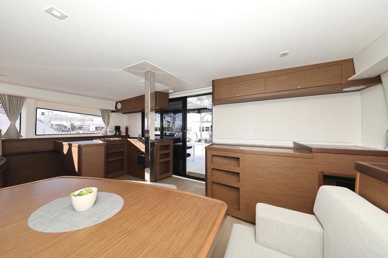 Book yachts online - catamaran - Lagoon 42 - REA - rent