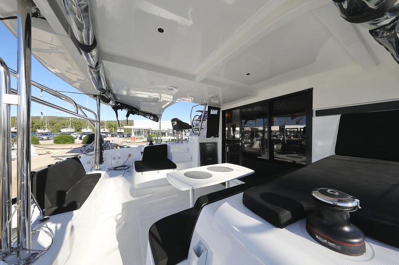 Book yachts online - catamaran - Lagoon 42 - REA - rent