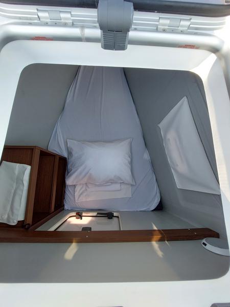 Book yachts online - catamaran - Lagoon 42 - MADRE PERLA - rent