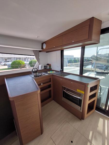 Book yachts online - catamaran - Lagoon 42 - MADRE PERLA - rent