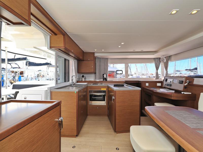 Book yachts online - catamaran - Lagoon 450 F - OLIVER - rent