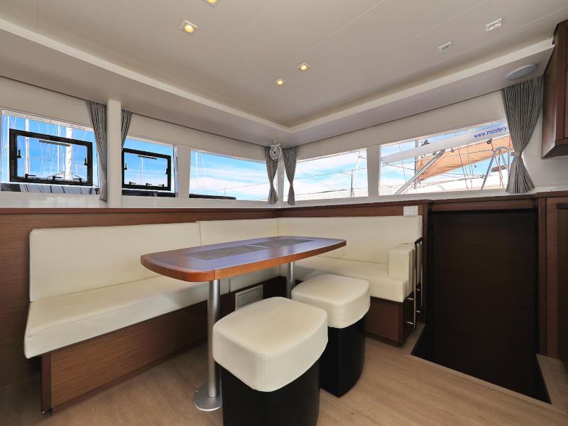 Book yachts online - catamaran - Lagoon 450 F - OLIVER - rent