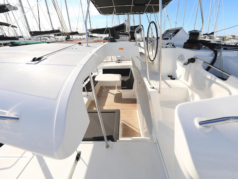 Book yachts online - catamaran - Lagoon 450 F - OLIVER - rent