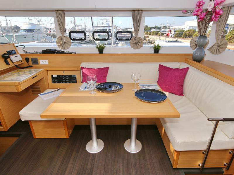 Book yachts online - catamaran - Lagoon 39 - VENTUS - rent