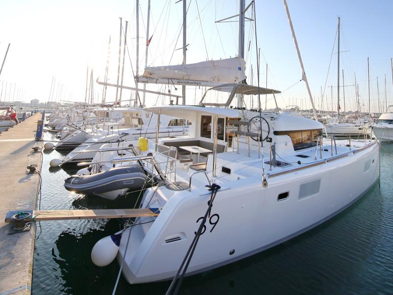 Book yachts online - catamaran - Lagoon 39 - VENTUS - rent