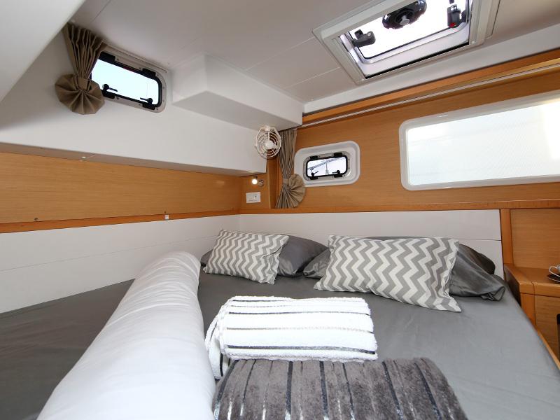 Book yachts online - catamaran - Lagoon 39 - VENTUS - rent