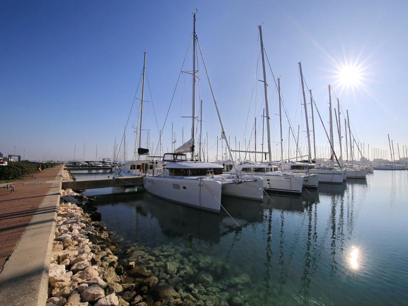 Book yachts online - catamaran - Lagoon 39 - VENTUS - rent