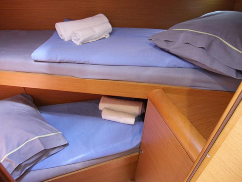 Book yachts online - sailboat - Sun Odyssey 449 - Kronos - rent