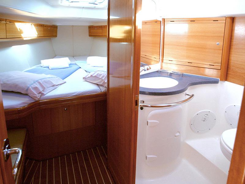 Book yachts online - sailboat - Bavaria 38 Cruiser - Aristoteles - rent