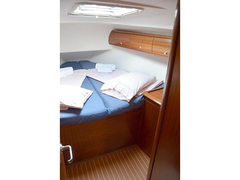 Book yachts online - sailboat - Bavaria 44 - Telemachos - rent