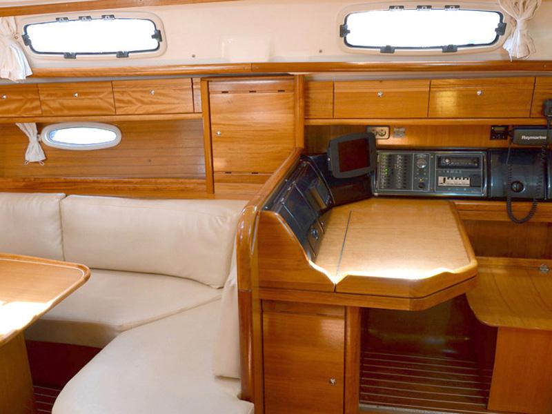 Book yachts online - sailboat - Bavaria 39 Cruiser - Ira - rent