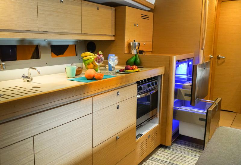 Book yachts online - sailboat - Dufour 460 Grand Large - Joanne - rent