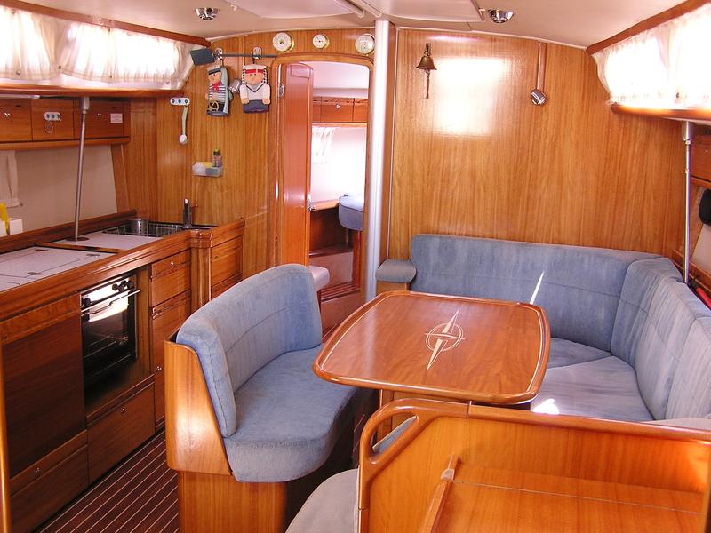 Book yachts online - sailboat - Bavaria 40 Cruiser - Alma Libre - rent