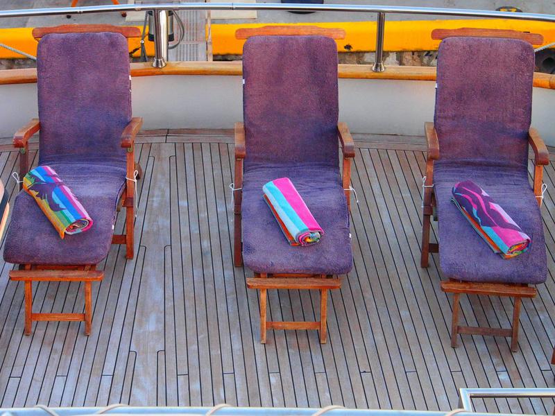 Book yachts online - motorboat - Perama Shipyards 102 - Elena - rent