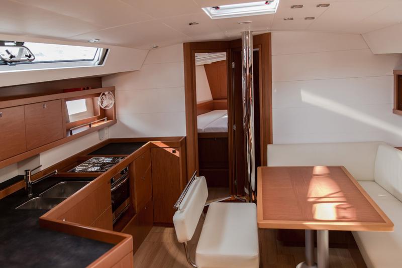 Book yachts online - sailboat - Oceanis 45 (4 cabs) - Mambo 1 - rent