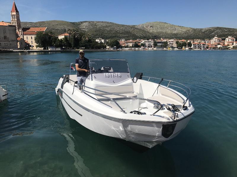 Book yachts online - motorboat - Beneteau Flyer 7.7 SPACEdeck - no name - rent