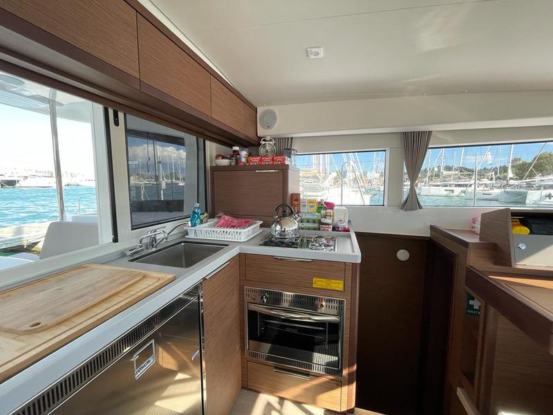 Book yachts online - catamaran - Lagoon 40 - Discovery II - rent