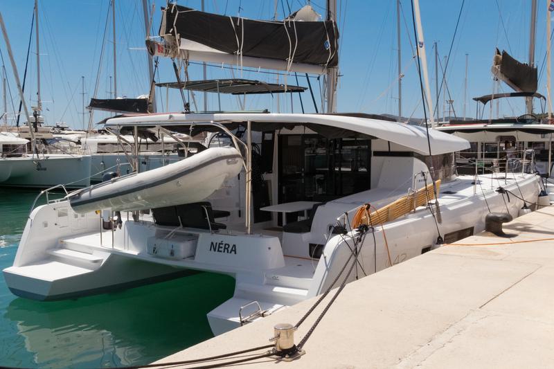 Book yachts online - catamaran - Lagoon 42 - NERA (AC in salon + generator) - rent