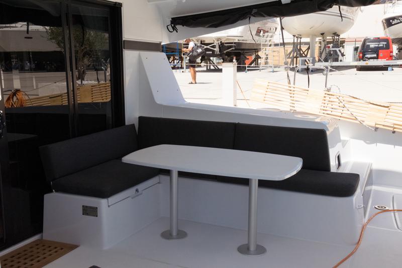Book yachts online - catamaran - Lagoon 42 - NERA (AC in salon + generator) - rent