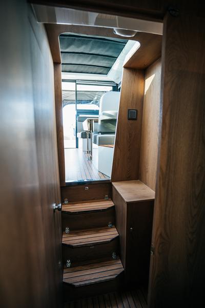 Book yachts online - motorboat - Nikhen Aqua Sun 34 - Bepo - rent
