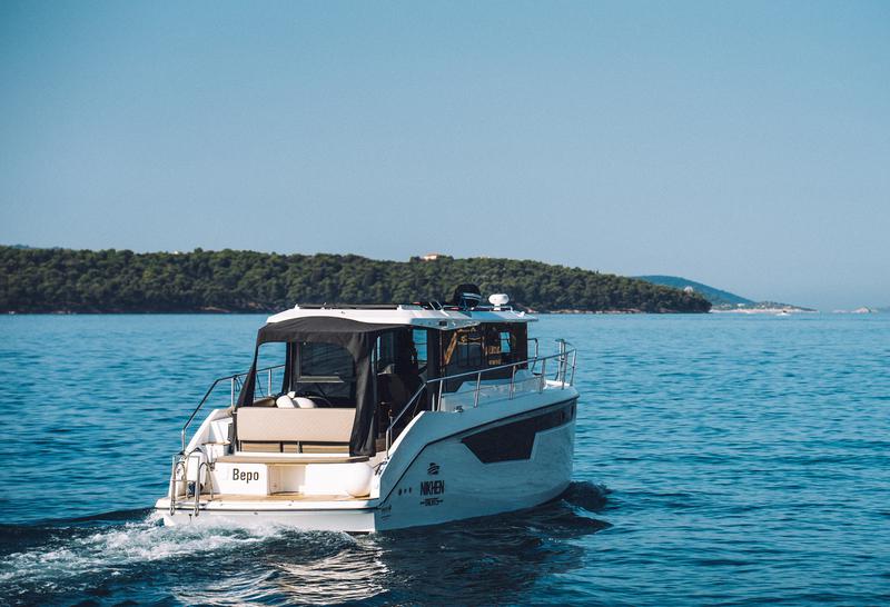 Book yachts online - motorboat - Nikhen Aqua Sun 34 - Bepo - rent