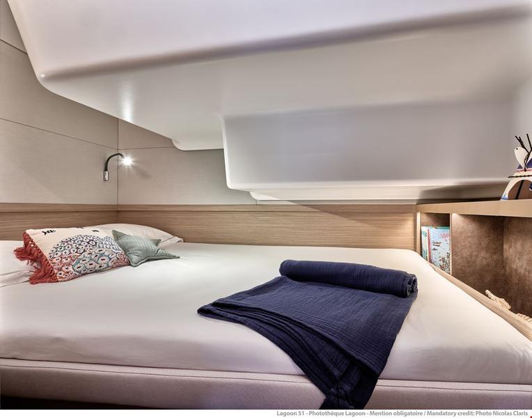 Book yachts online - catamaran - Lagoon 51 - Nevera - rent
