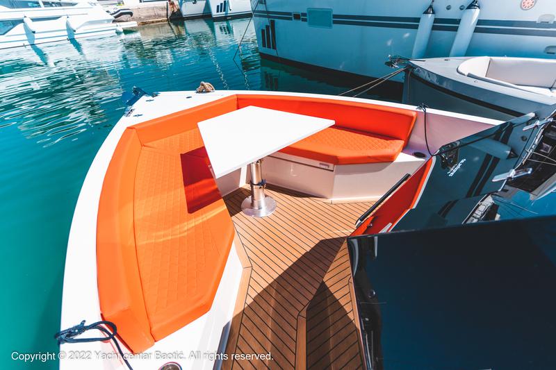 Book yachts online - motorboat - De Antonio D28 Open - LUI - rent