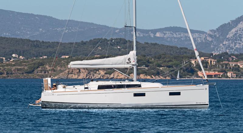 Book yachts online - sailboat - Oceanis 38.1 - Sail Bellatrix - rent
