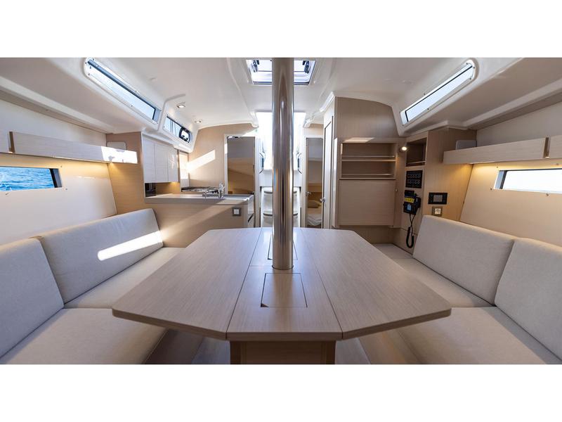 Book yachts online - sailboat - Oceanis 34.1 - Sail Lynx - rent