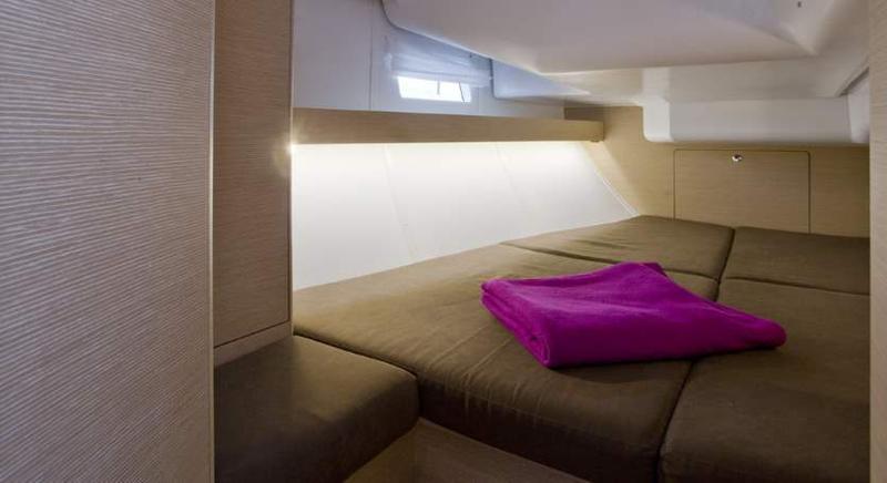 Book yachts online - sailboat - Elan 40 Impression - Shamal - rent