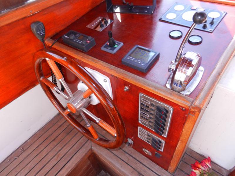 Book yachts online - motorboat - Leut - Vagabundo - rent