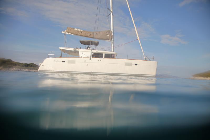 Book yachts online - catamaran - Lagoon 450 Fly - IRIS IV - rent