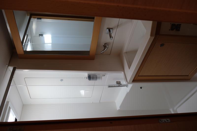 Book yachts online - catamaran - Lagoon 450 Fly - IRIS IV - rent