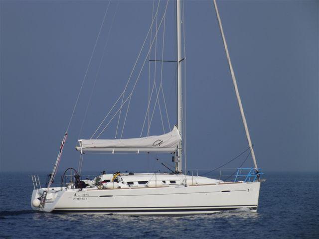 Book yachts online - sailboat - First 35 - Gemini - rent